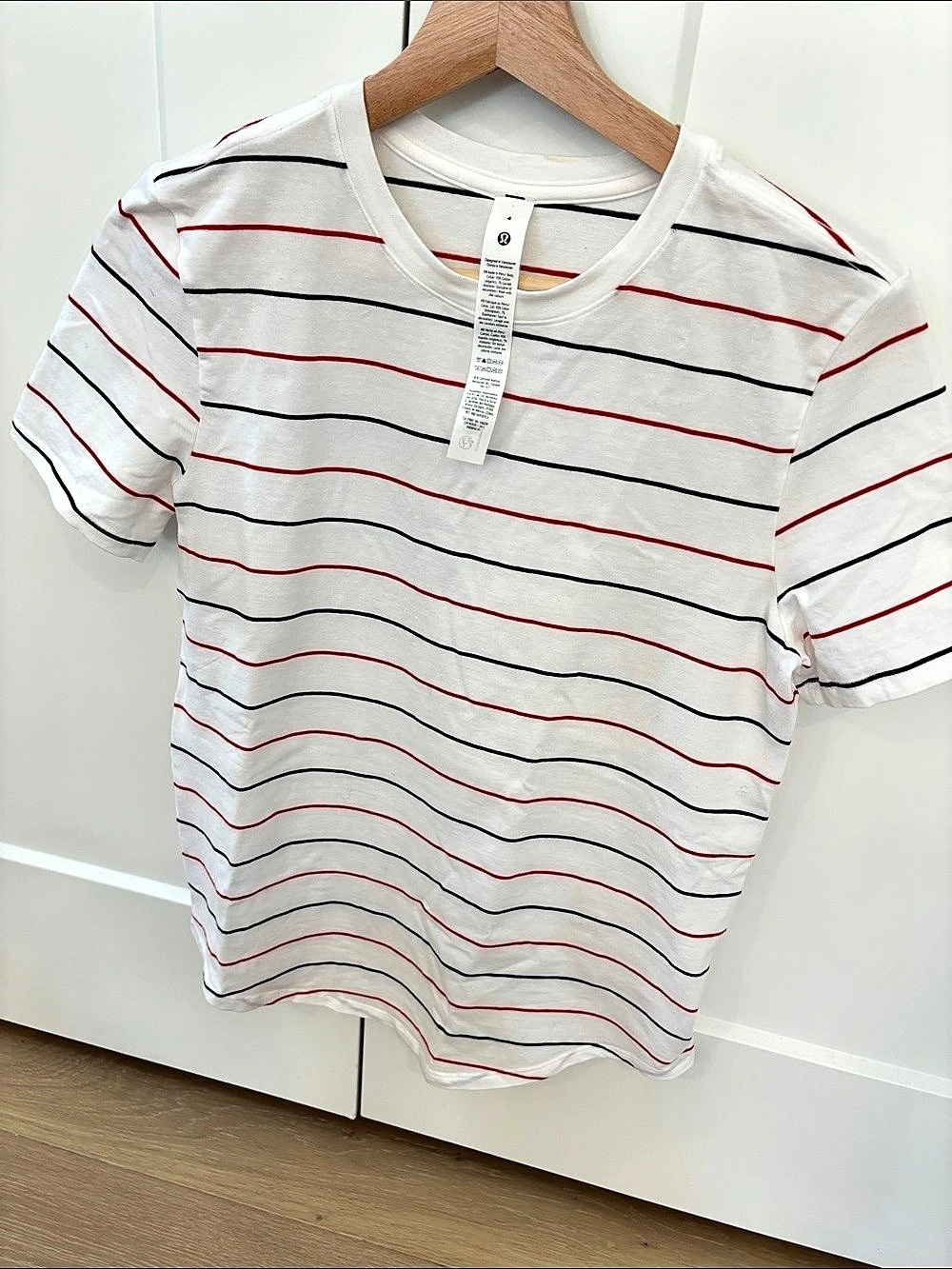 lululemon Love Crewneck T-Shirt Striped Short Sleeve Tee in White & Red Size 4